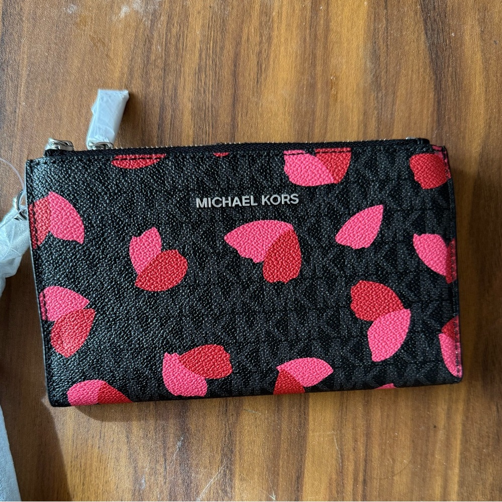 🆕 Michael Kors Jet Set Travel Double Zip Phone Wallet 
Black Coated Canvas